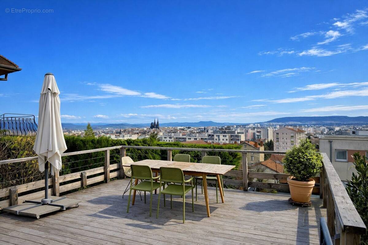 Maison à CLERMONT-FERRAND