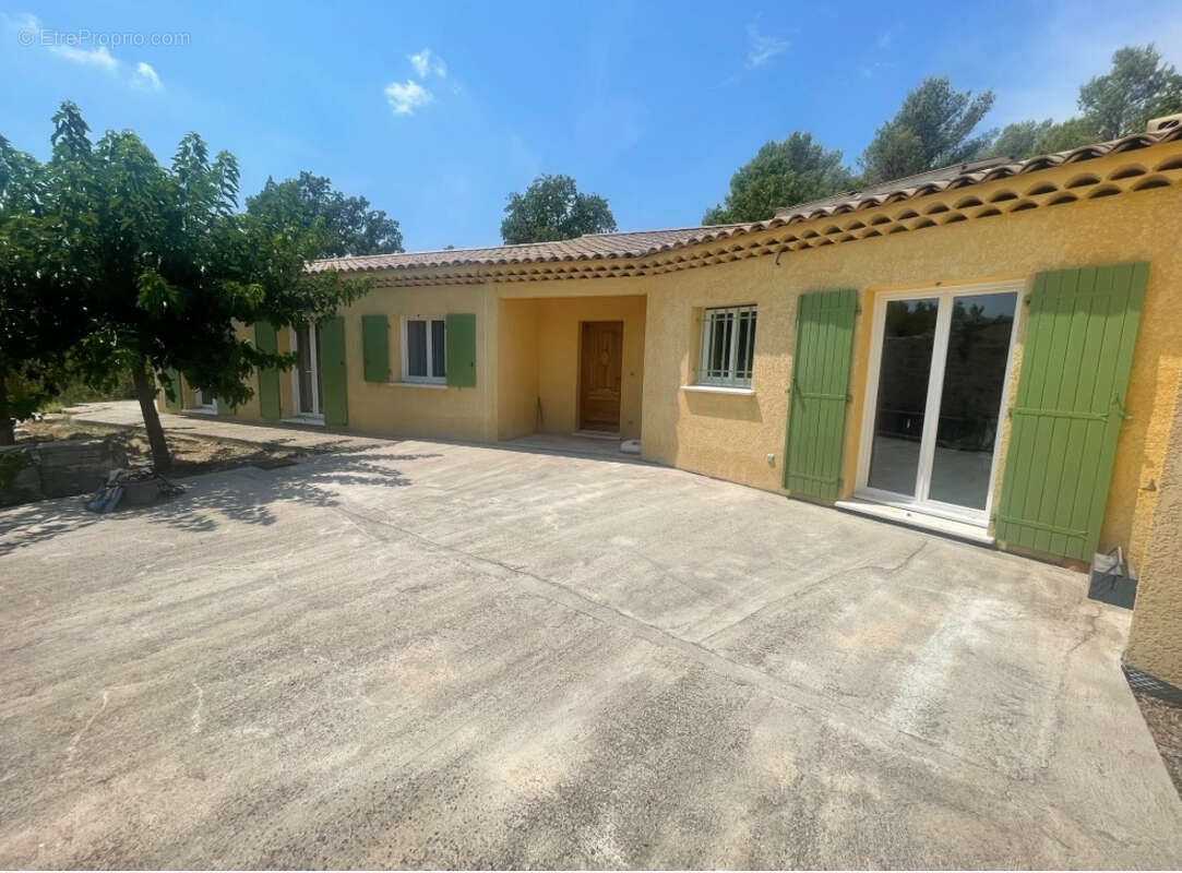 83300 draguignan / flayosc villa de plain pied f5 +piscine+cabanon - photo 2