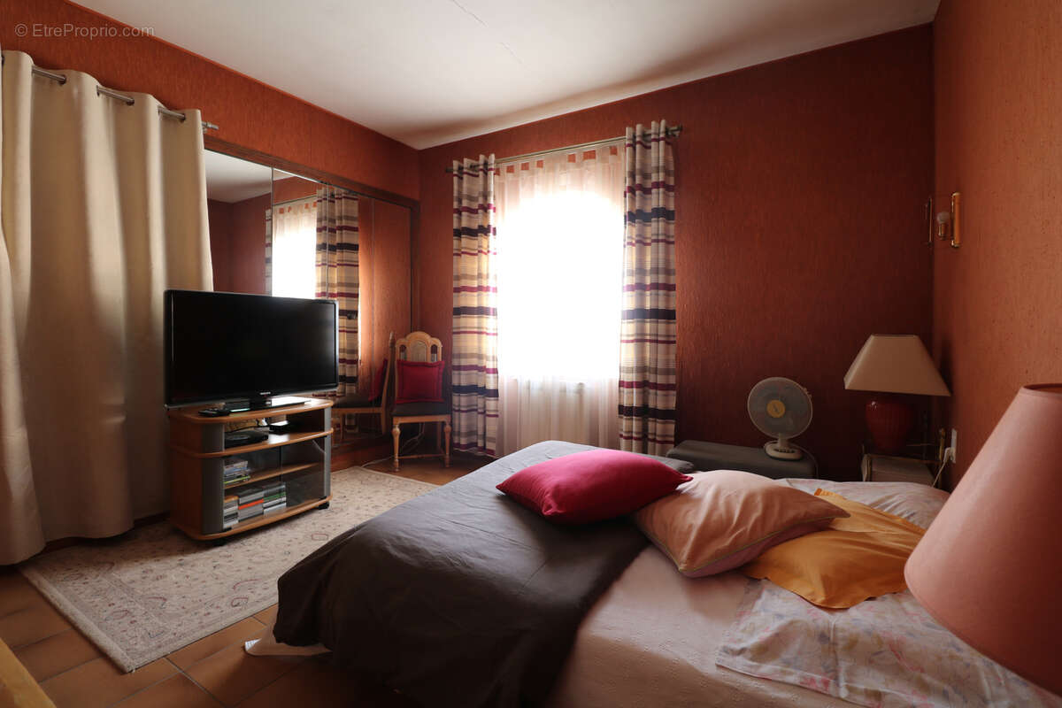 Maison à SAINT-CHINIAN