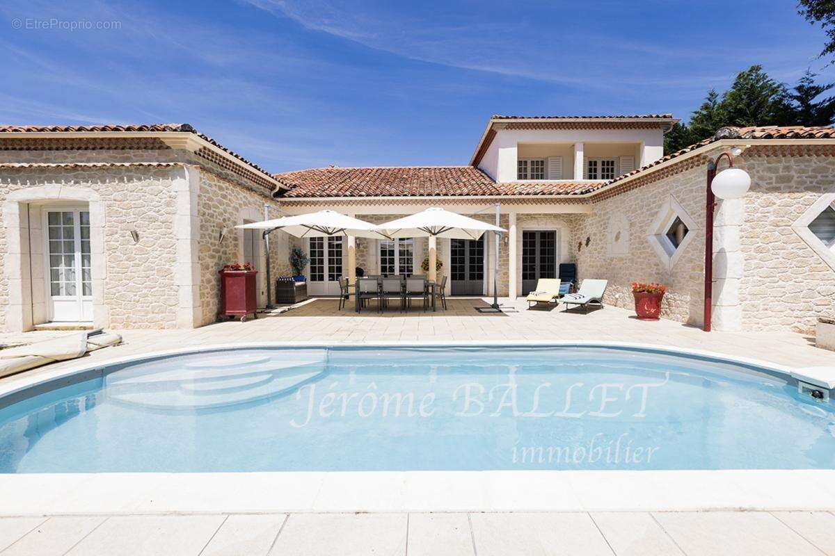 Maison à CAZAUBON