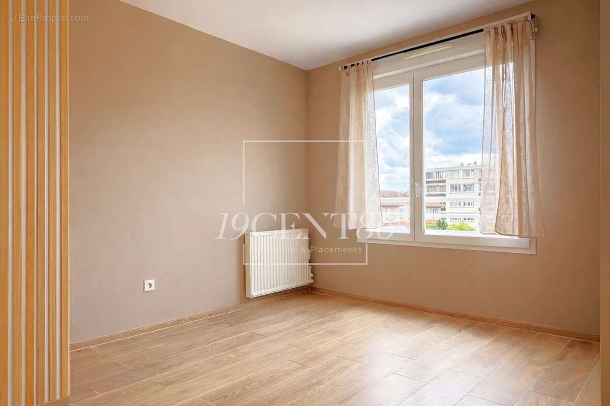 Appartement à LYON-8E