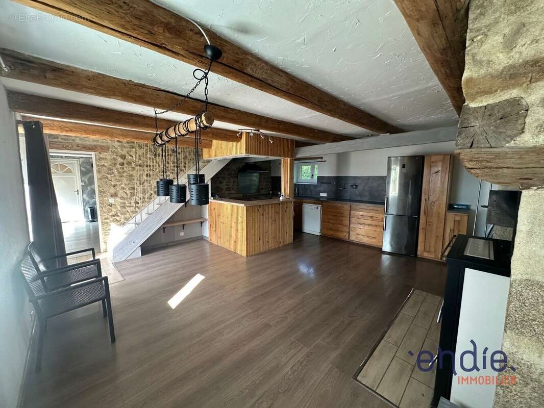 Maison à VERNET-LA-VARENNE