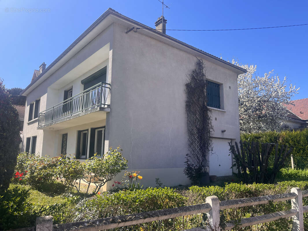 Maison à SAINT-JULIEN-LES-VILLAS