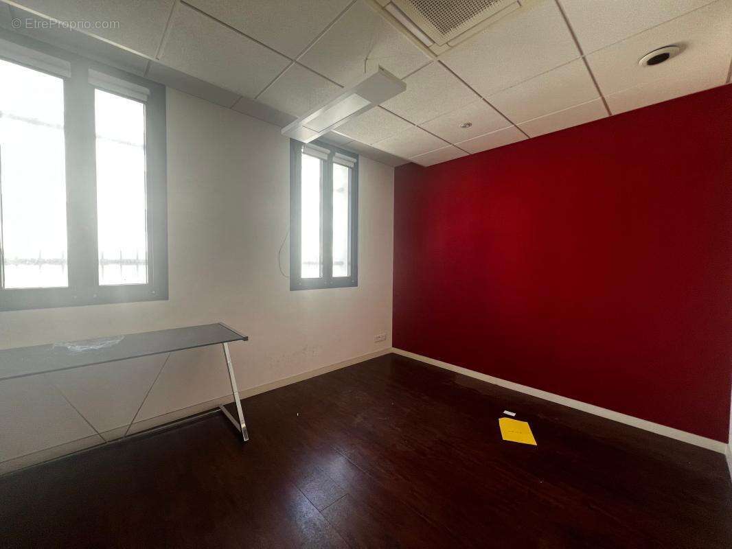 BUREAUX 266 M2 Plain pied et R+ 1 - photo 3