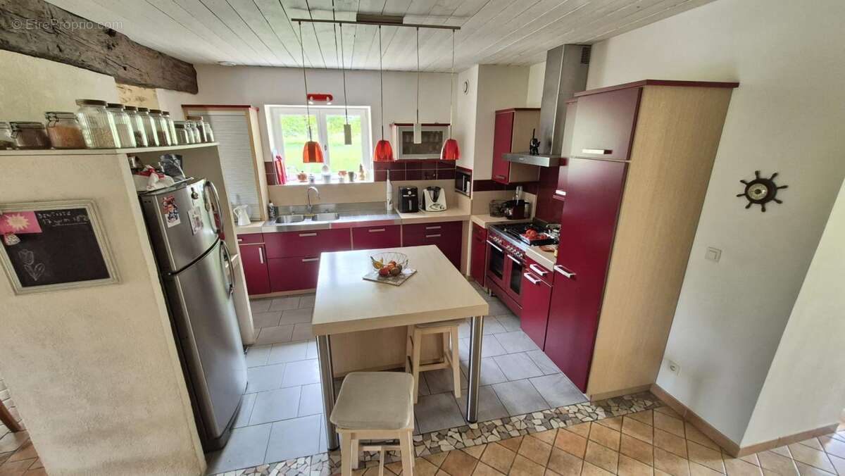 Maison à MEZERAY