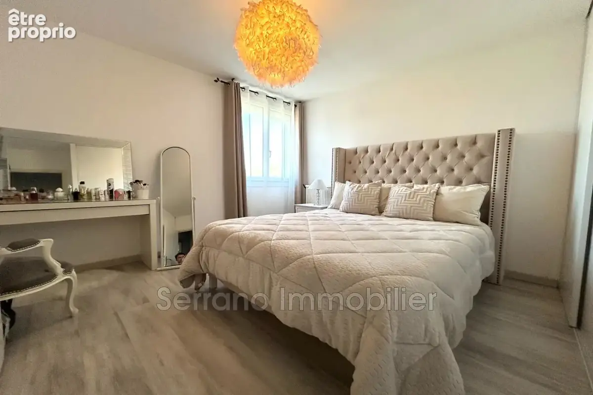 Appartement 5 pièces 97 m² à vendre à Beaucaire (30300) - photo 5