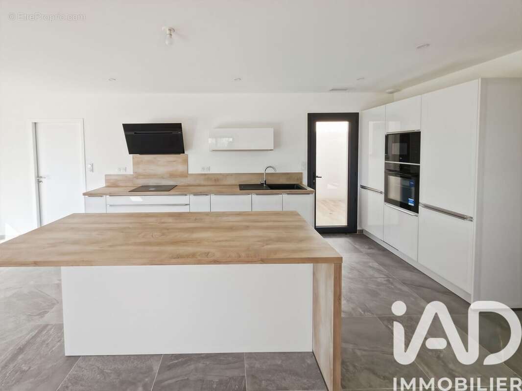 Photo 2 - Maison à SAUVIAN