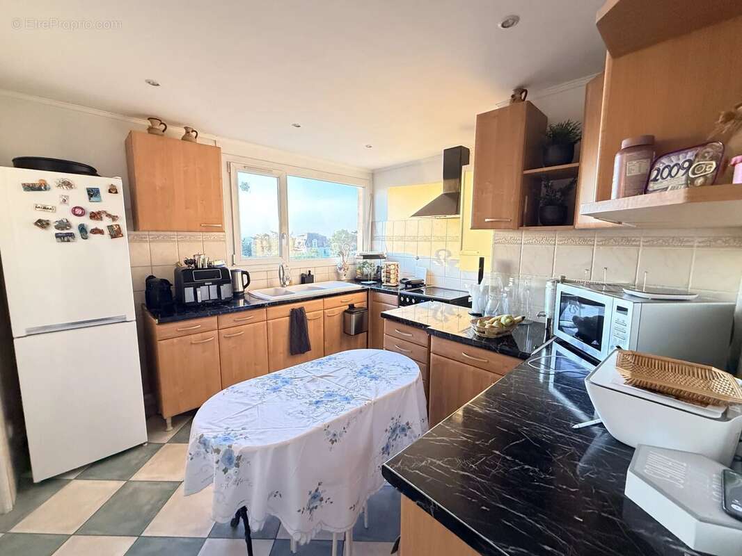 Appartement à CLICHY-SOUS-BOIS
