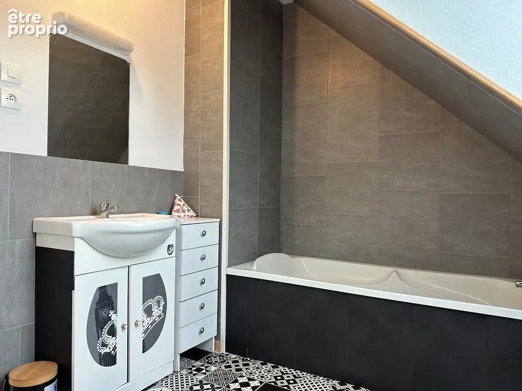 Maison familiale de 110 m² avec jardin arboré à Écommoy - photo 11