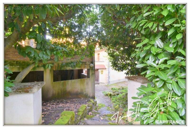 Maison à NERIS-LES-BAINS