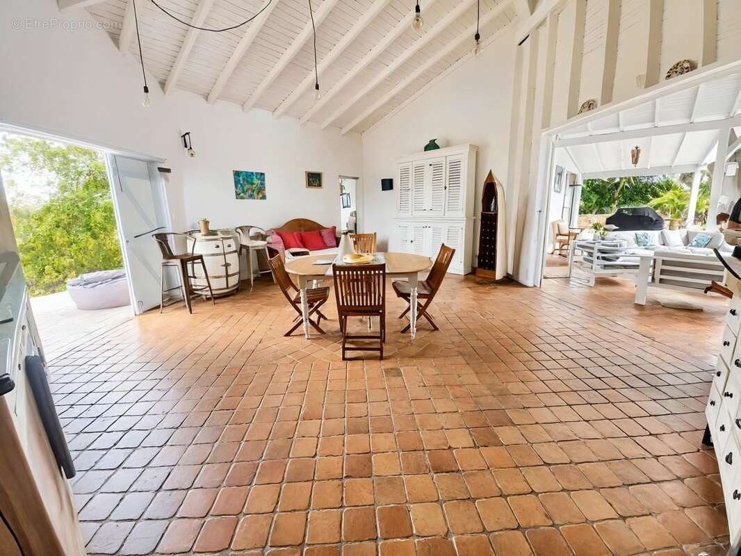 Villa d'exception de plain-pied 6 pièces, avec piscine, vue montagne – Le Gosier LE GOSIER (971) - photo 8