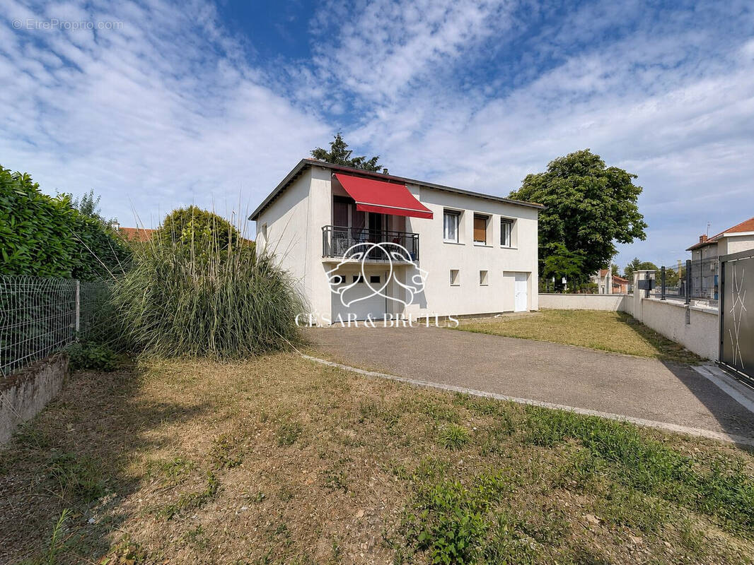 Maison à RIORGES