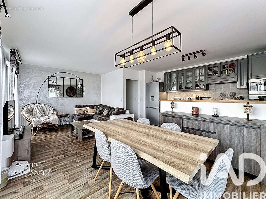 Photo 7 - Appartement à VERT-SAINT-DENIS