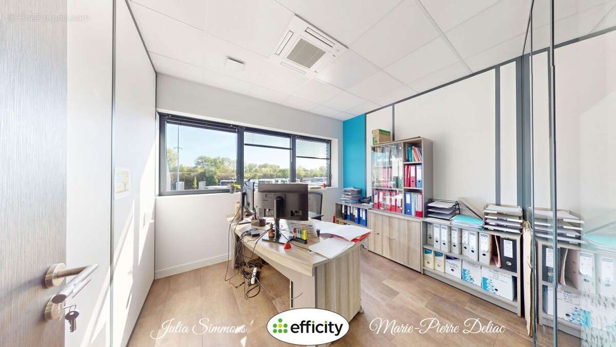 Commerce 440 m² à Plaisir  - photo 10
