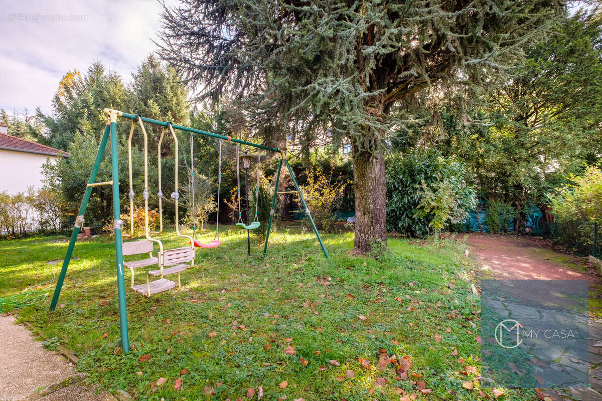 Maison à CHAMPAGNE-AU-MONT-D'OR