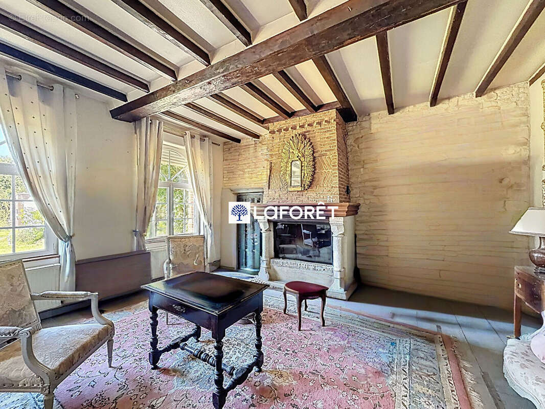 Ancien relais de poste de caractère à Valmont . 246 m² habitables . Jardin clos de 1 061 m² - photo 5