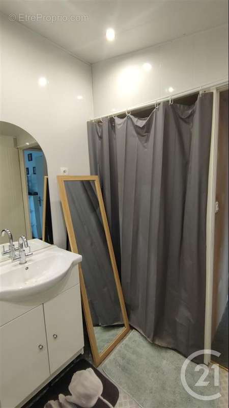 Maison à SAINT-QUENTIN-SUR-COOLE