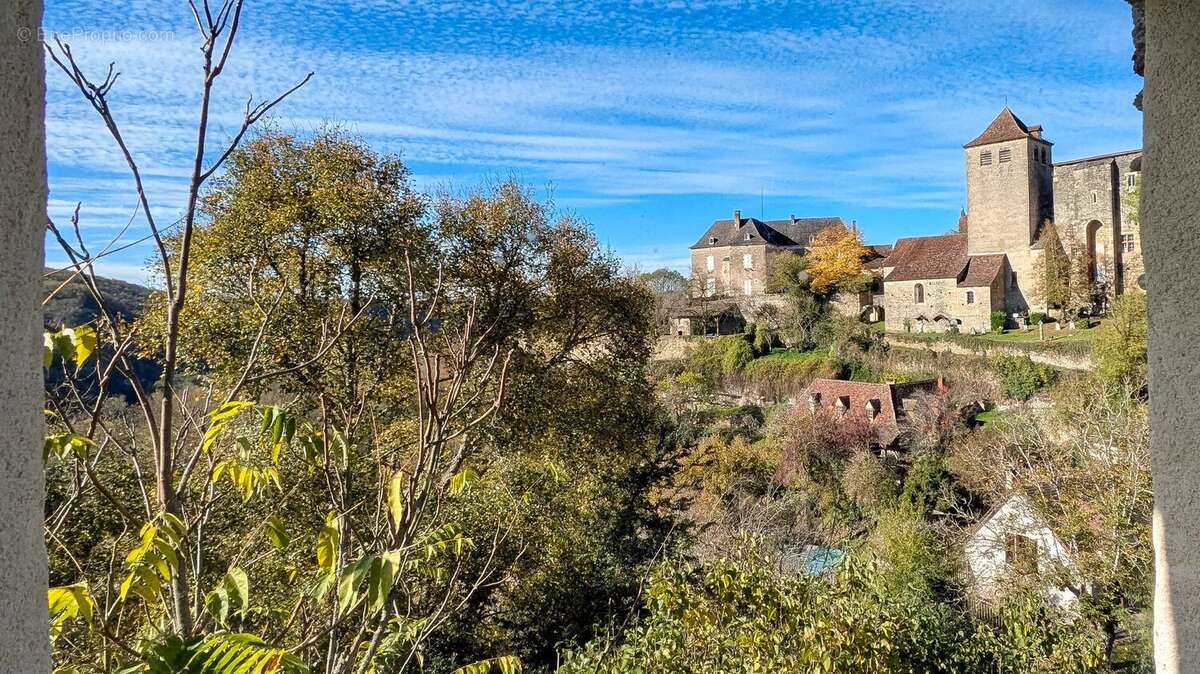 Maison à MONTVALENT