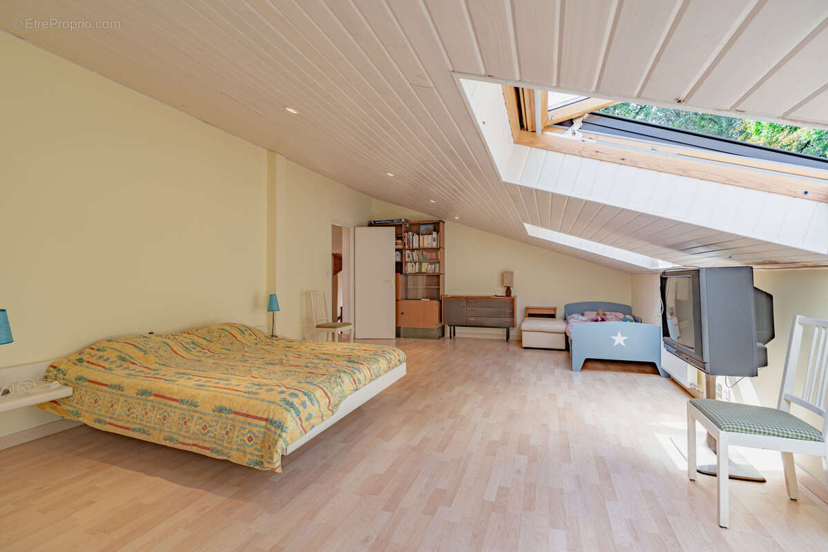 Maison à MONBALEN