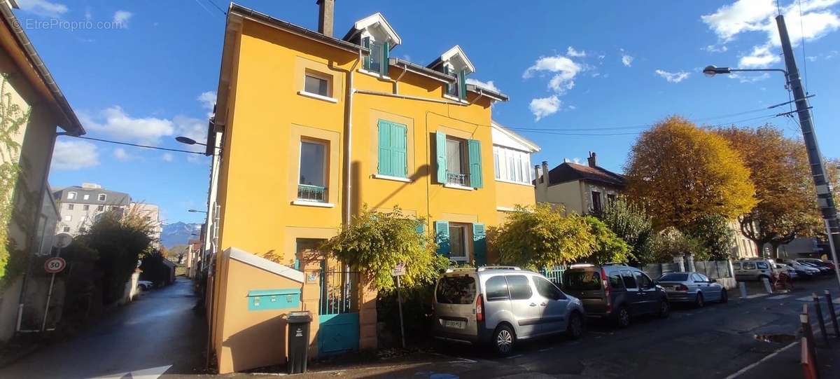 Appartement à FONTAINE