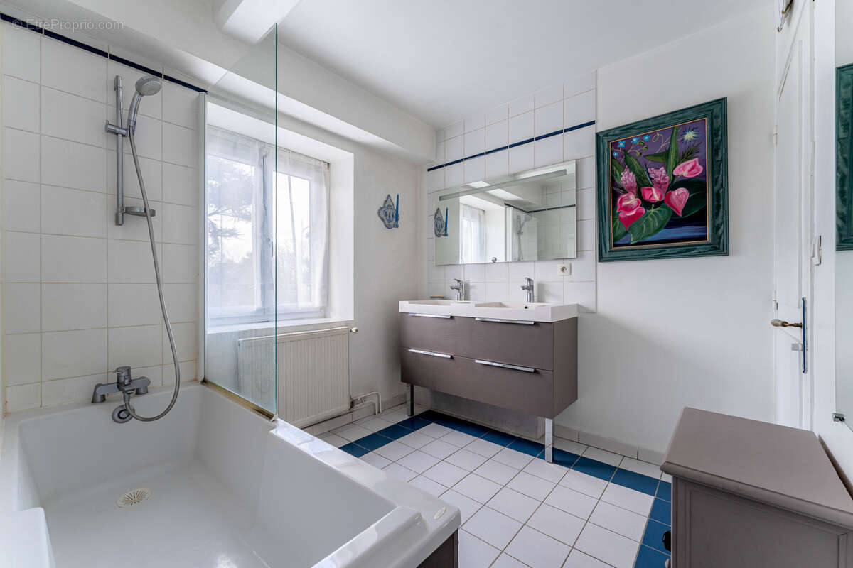 Maison à FRANCHEVILLE