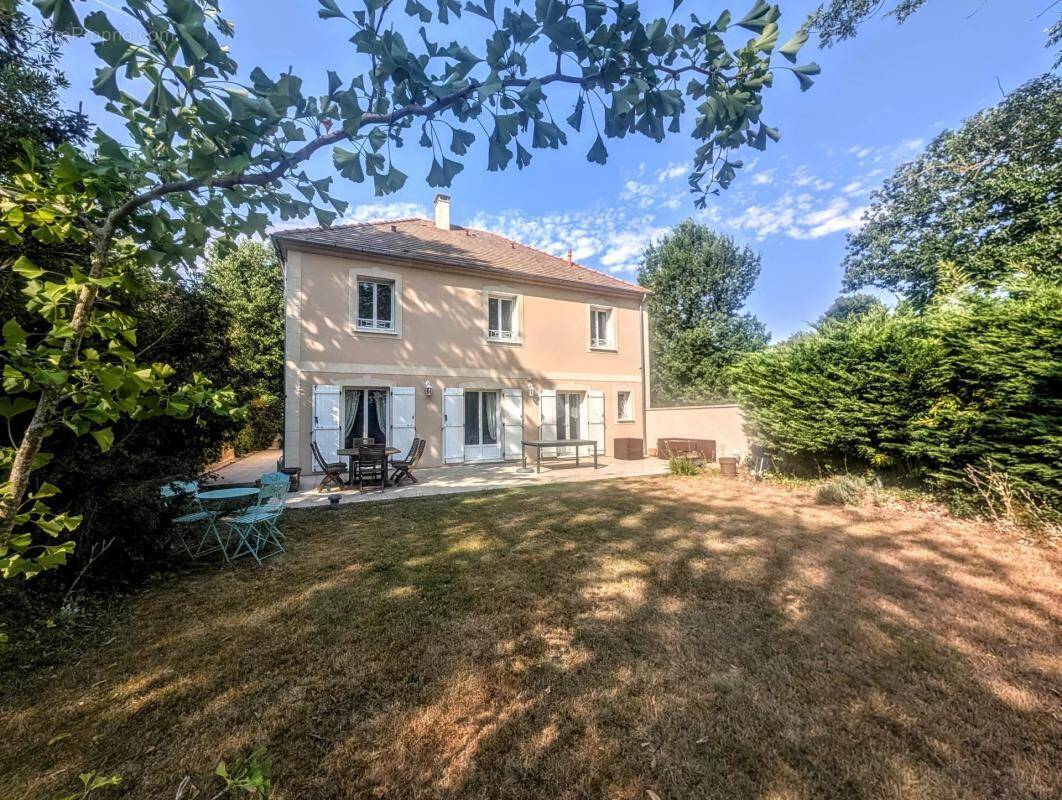 Maison à LES CLAYES-SOUS-BOIS