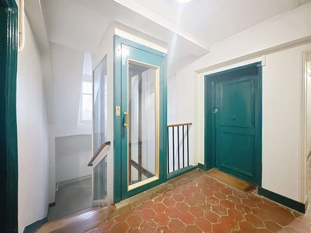 Appartement à PARIS-7E