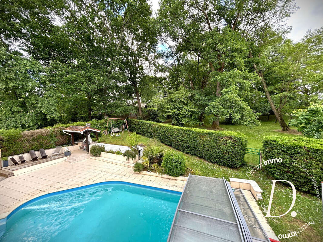 Maison à SAINT-PIERRE-DU-MONT