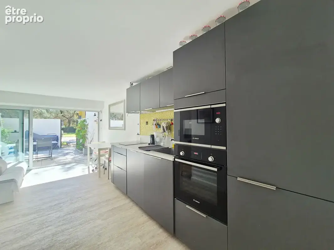 Villa en copropriété en 2ème ligne avec parking. - photo 10