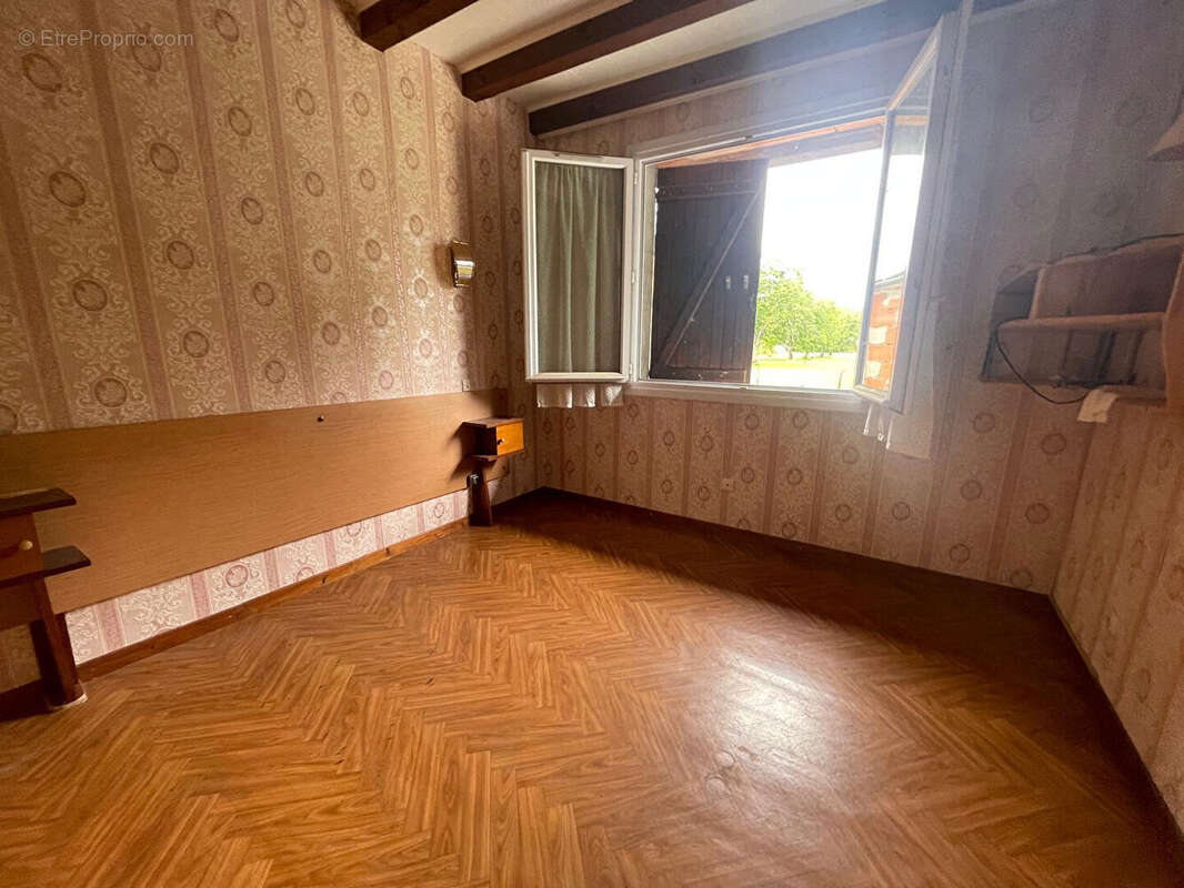 Maison à AMBARES-ET-LAGRAVE