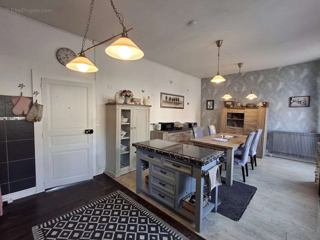 Maison à BUSSIERE-POITEVINE