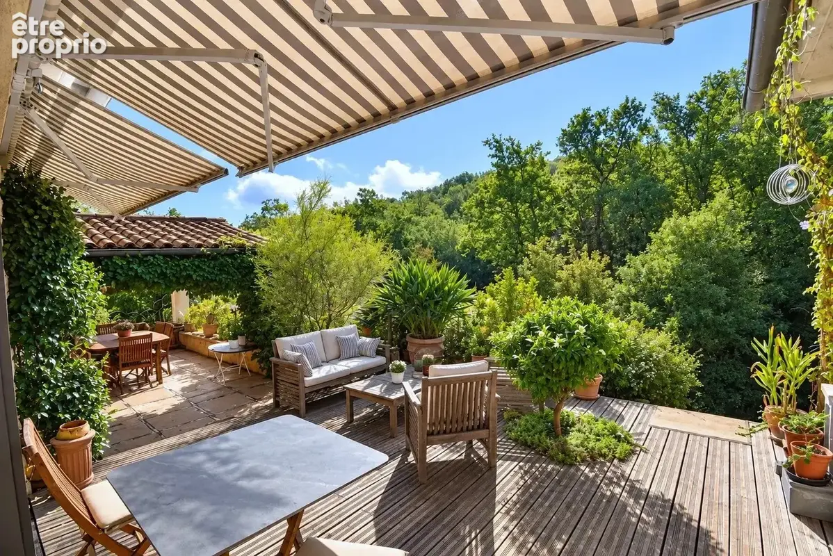 Tourrettes – Villa 220 m² avec piscine, studio indépendant et terrain de 5 840 m² - photo 8