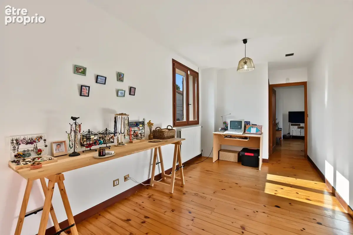 Grande maison familiale de 330 m² Carrez sur 1400 m² de terrain - 4 chambres, sous-sol complet et combles aménagés - photo 13
