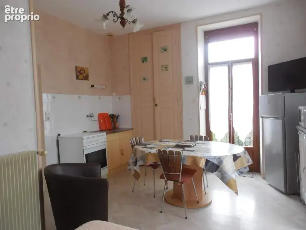 A vendre grande maison dans unique station thermale du Limousin - photo 7