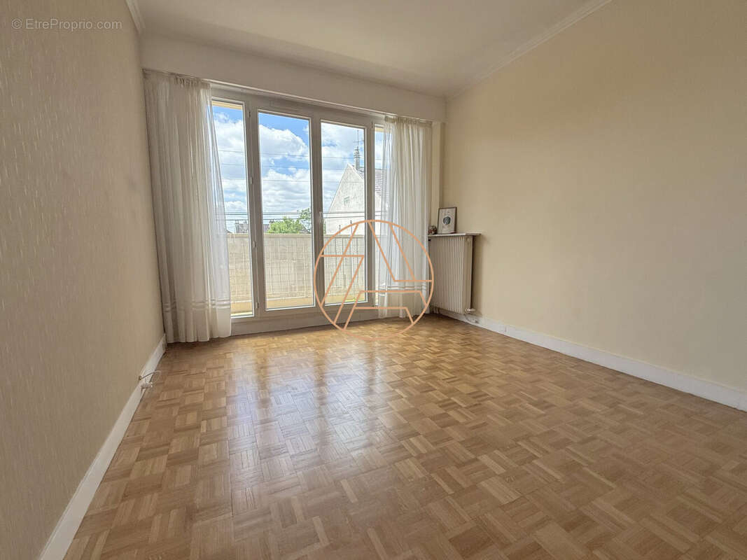 Appartement à SAINT-MAUR-DES-FOSSES