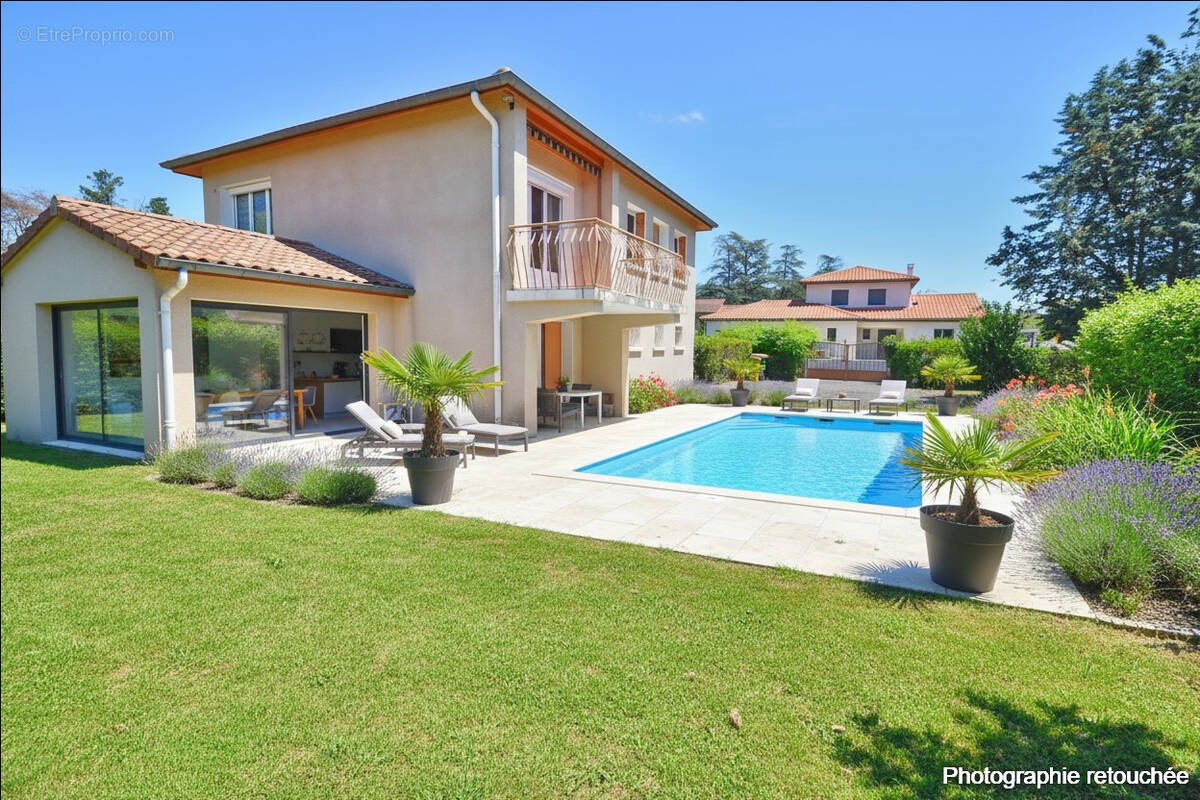 Maison à CHAZAY-D&#039;AZERGUES