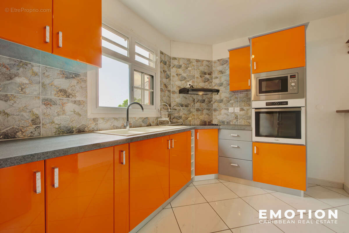 Appartement à POINTE-NOIRE