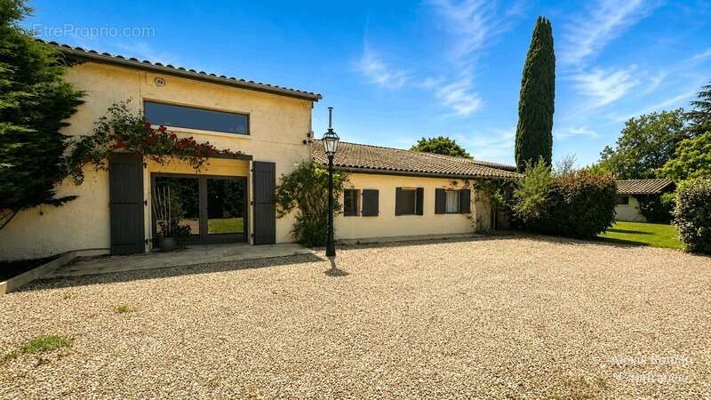 Maison à MENESPLET