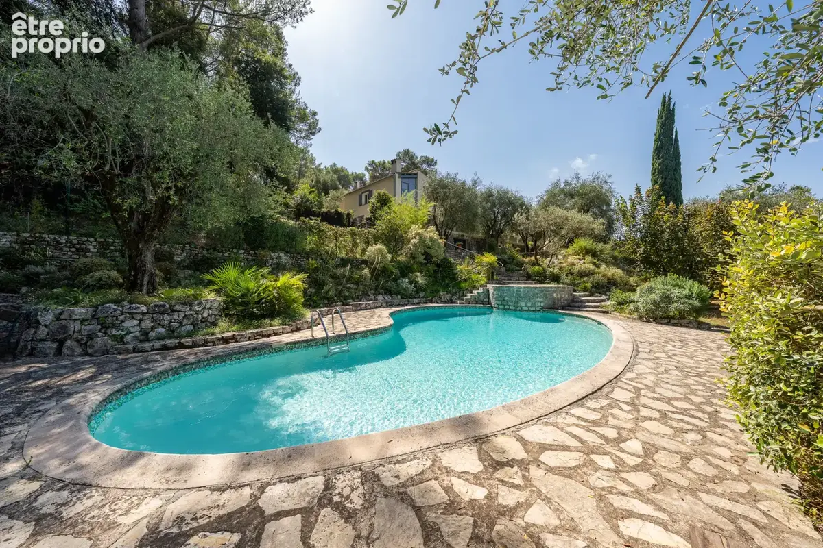 Villa avec piscine et pool house dans un environnement calme et bucolique - photo 21