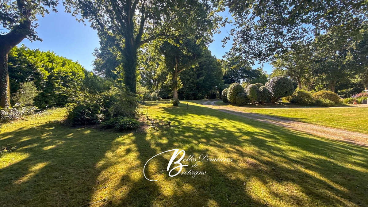 A vendre belle demeure sur plus d'un hectare avec piscine à 10 minutes de Morlaix, Finistère - photo 6