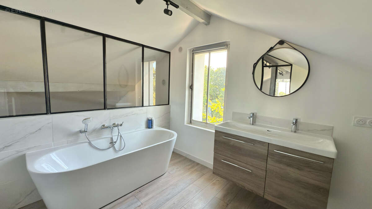 Maison à SAINT-GRATIEN