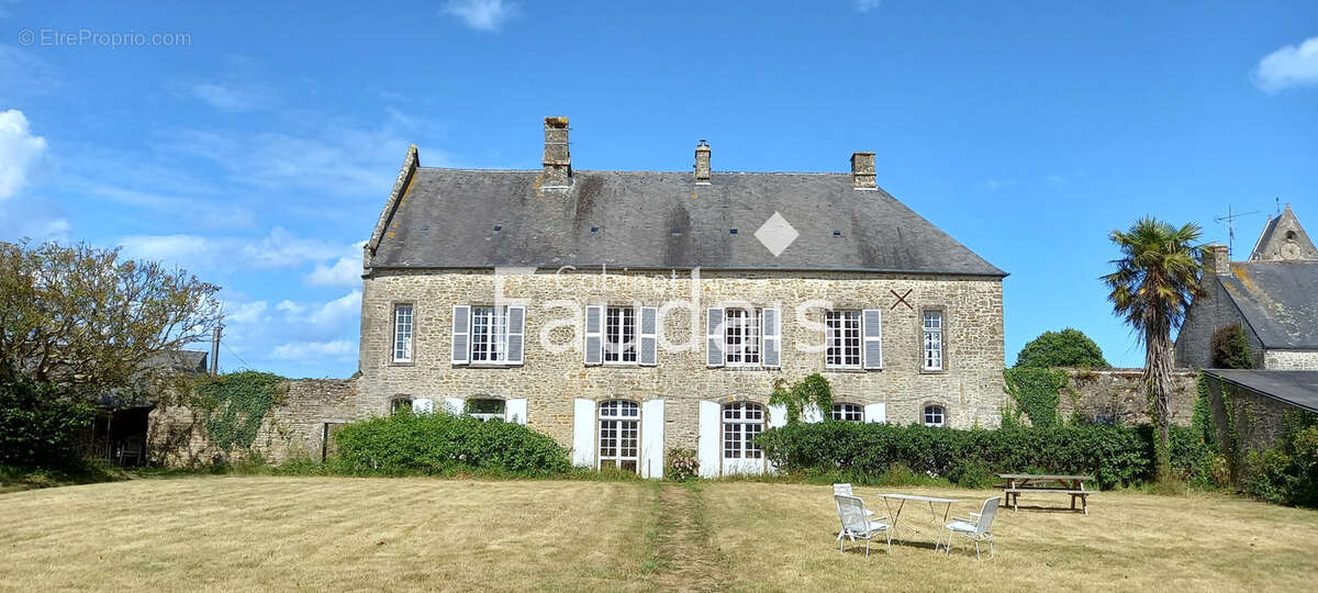 Maison à FONTENAY-SUR-MER