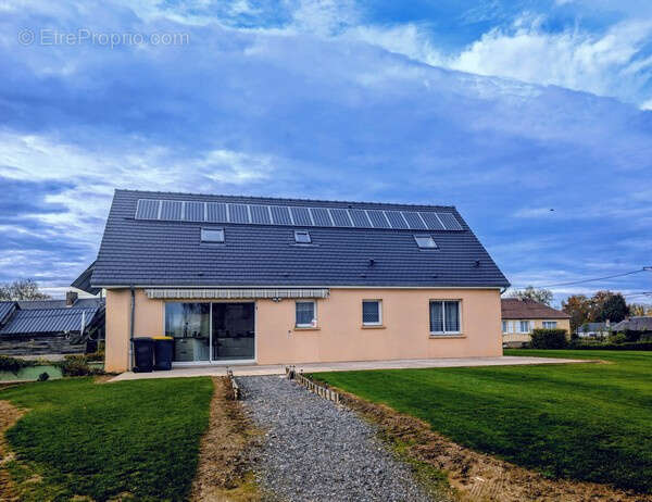 Maison à HORNOY-LE-BOURG