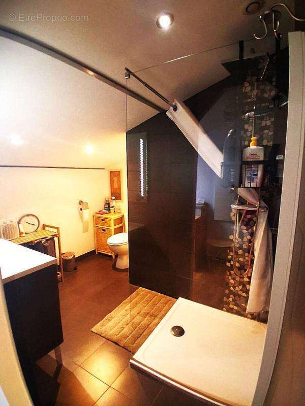 Appartement à MAUGUIO