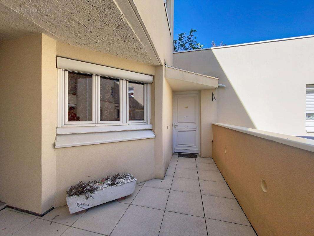 Appartement - 3 Chambres - Terrasse - Cave - Garage en sus - Proche commodités - photo 4