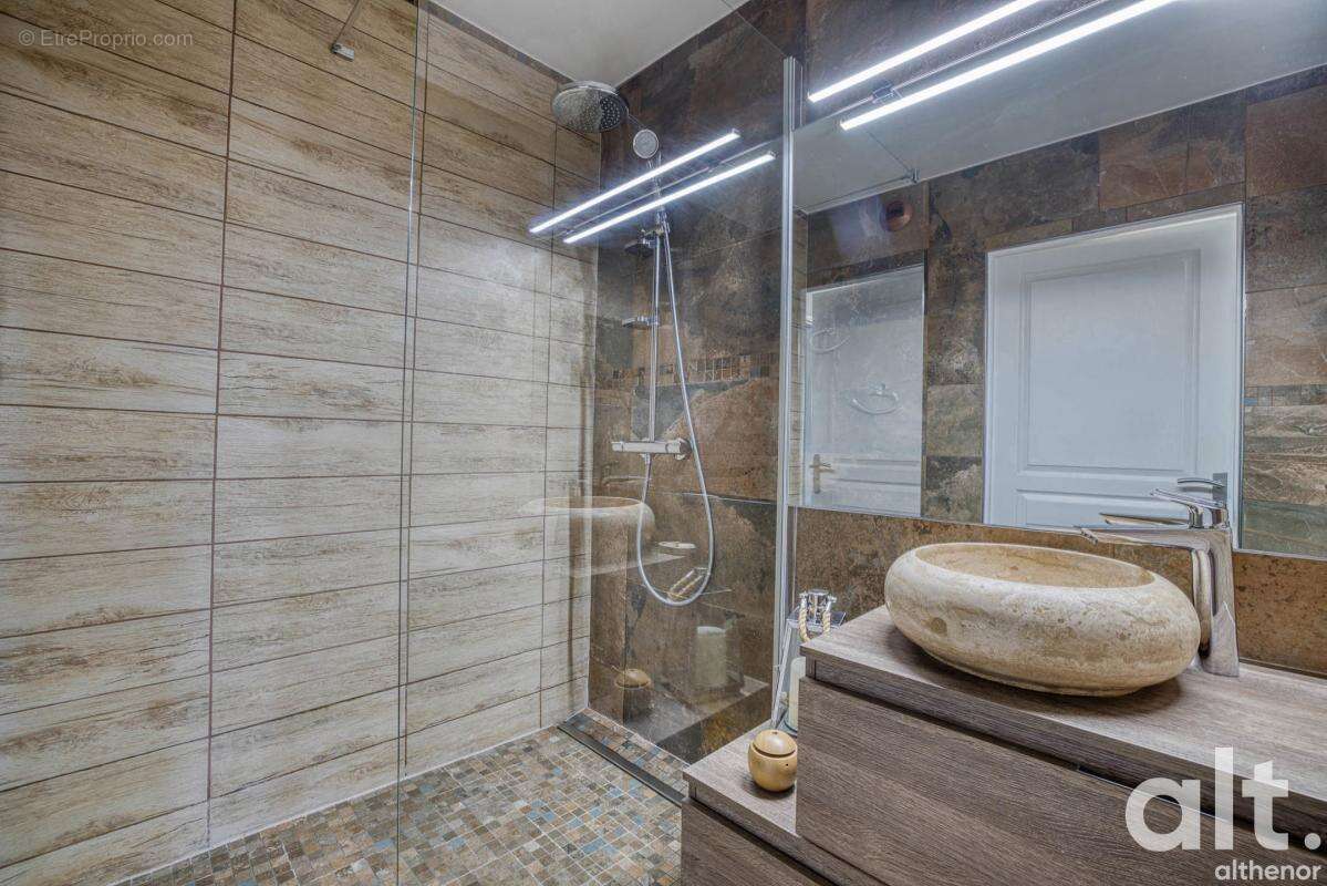 Appartement à POISY