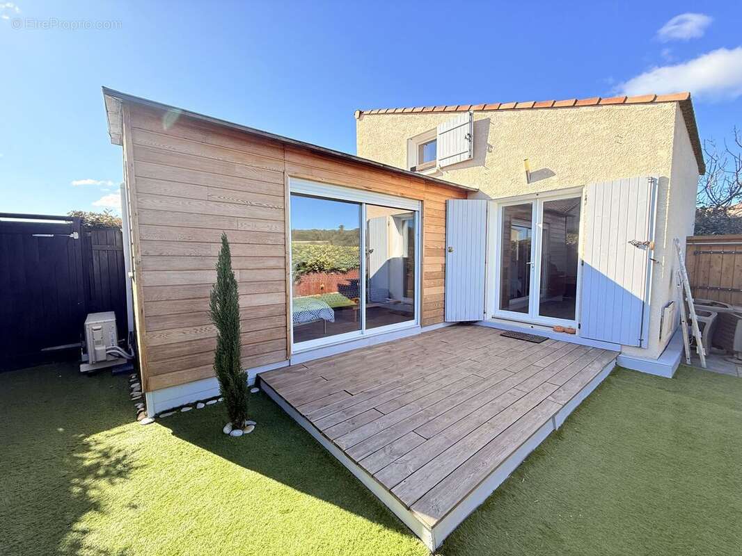 Maison à VIC-LA-GARDIOLE