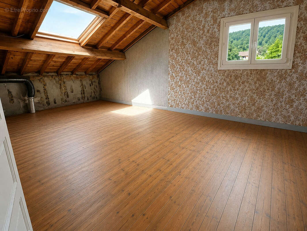 Appartement 2 pièces de 60 m2 à rénover - photo 5
