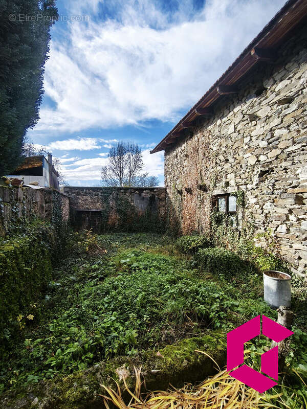 Maison à DORE-L&#039;EGLISE