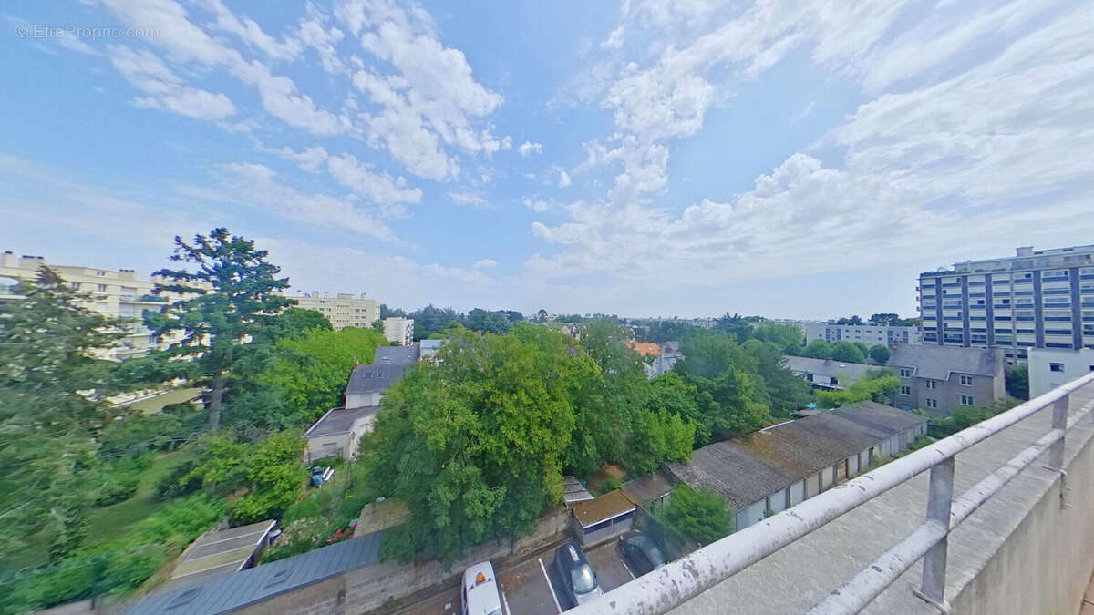 Jules Verne - Apt T2 avec terrasse exceptionnelle et potentiel duplex + Box - photo 4